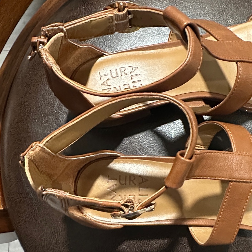 Naturalizer Women's Brown Strappy Sandals